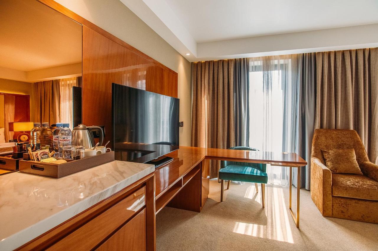 Marjan Plaza Hotel Tbilissi Extérieur photo